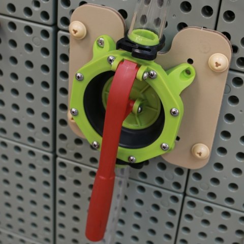 Pompa Wodna Do Zestawu Hydraulicznego - Tablica Naukowo-Kreatywna Masterkidz STEM Wall Masterkidz Pompa Wodna Do Zestawu Hydraulicznego - Tablica Naukowo-Kreatywna Masterkidz STEM Wall Masterkidz