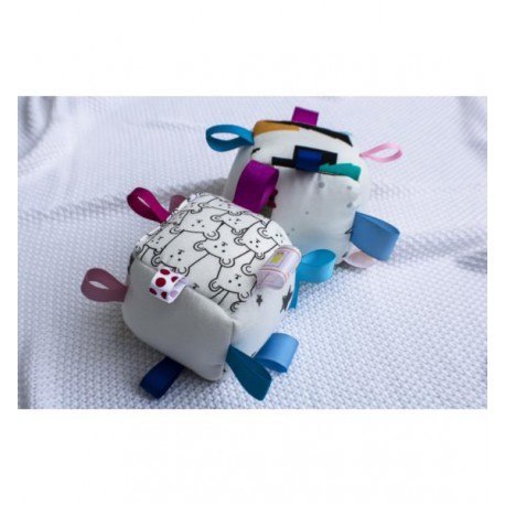 Przytulanka bambusowa - sensoryczna kostka z kolorowymi metkami PULP BAMBOO