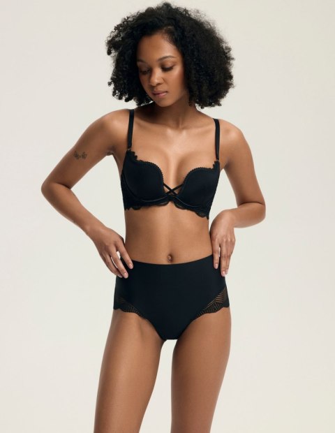 BIUSTONOSZ DELIS ESOTIQ & HENDERSON