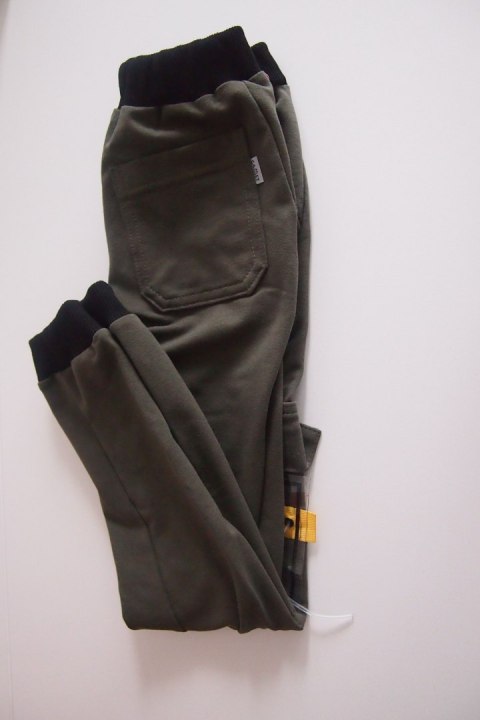 SPODNIE NIKODEM R.152-158 SPODNIE NIKODEM R.152-158