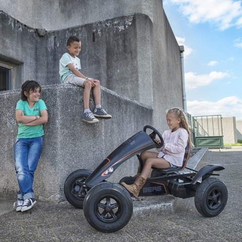 BERG Gokart na pedały Black Edition BFR Pompowane koła od 5 lat do 100 kg Berg BERG Gokart na pedały Black Edition BFR Pompowane koła od 5 lat do 100 kg Berg